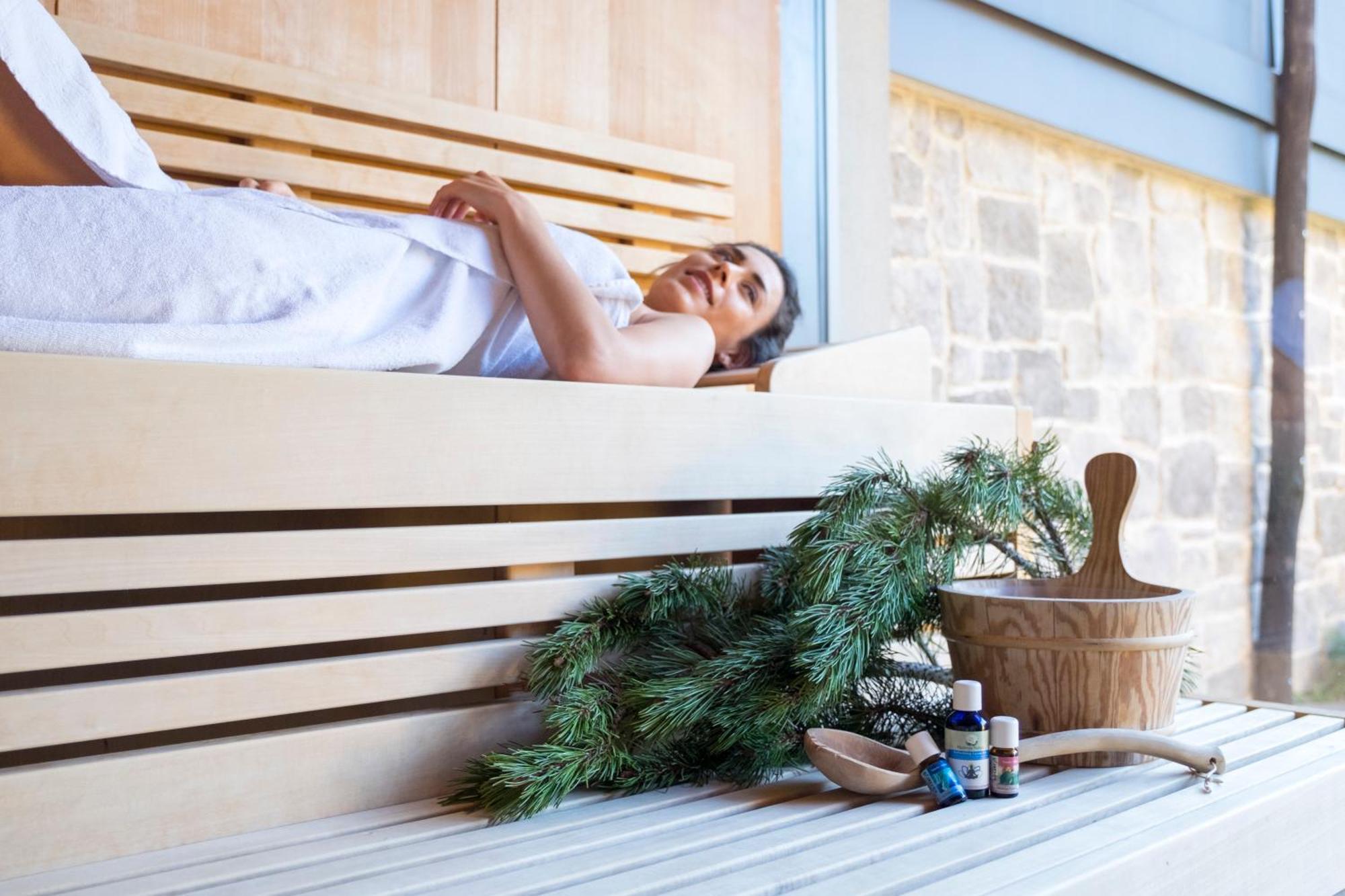 Hotel Tiefenbrunn Gardensuites & Breakfast 라나 외부 사진