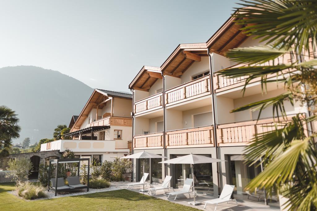 Hotel Tiefenbrunn Gardensuites & Breakfast 라나 외부 사진
