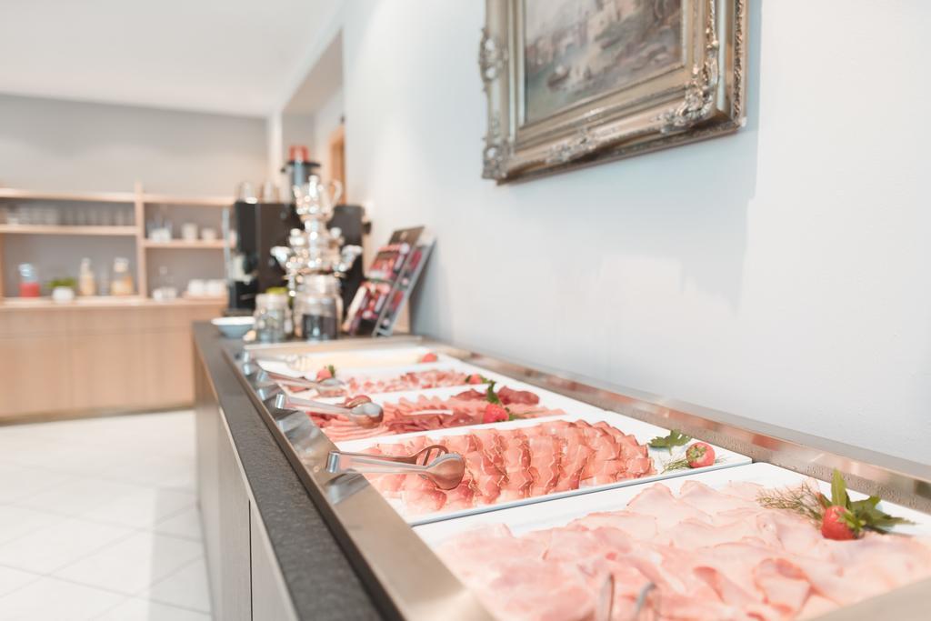 Hotel Tiefenbrunn Gardensuites & Breakfast 라나 외부 사진