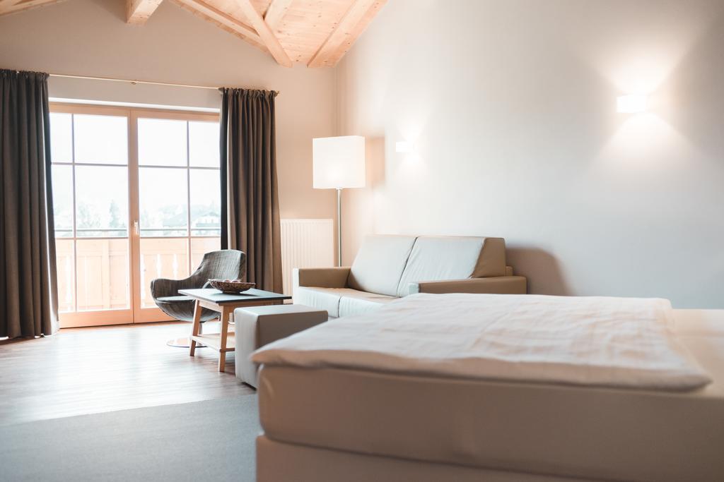 Hotel Tiefenbrunn Gardensuites & Breakfast 라나 외부 사진