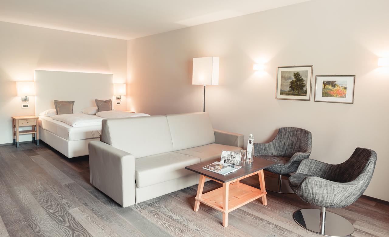 Hotel Tiefenbrunn Gardensuites & Breakfast 라나 외부 사진